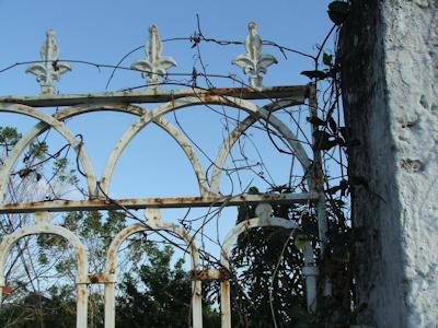 Gate 26, Cast Finial Detail