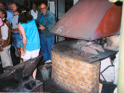 Forge with Cheeks and 200 Kg Anvil