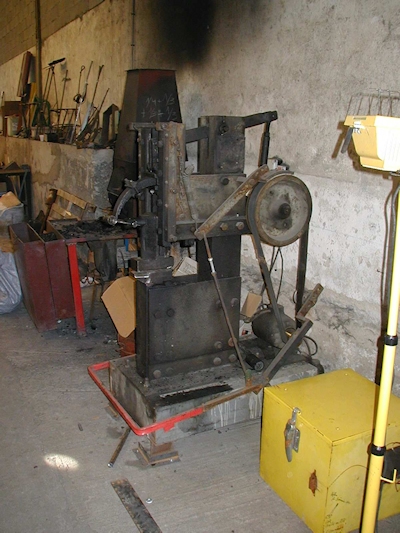 Trip Hammer in Arles Sur Tech Shop