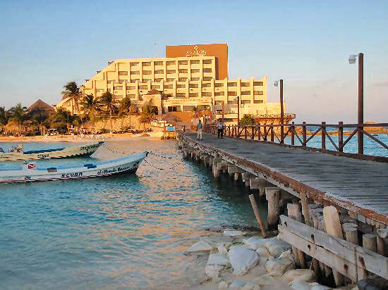 Avalon Reef Club Entrance