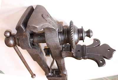 Reworked Vise Detail